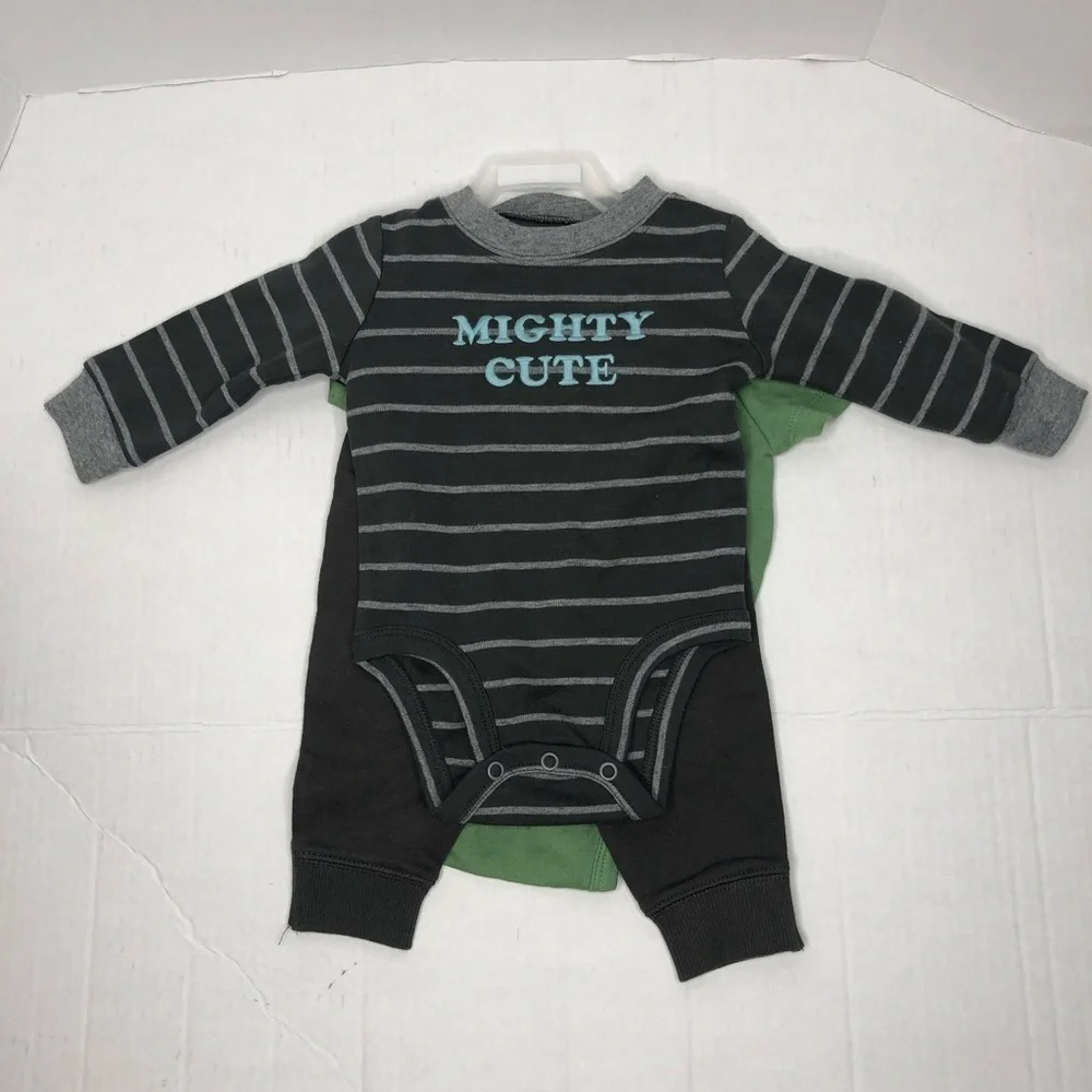 - Carter’s baby boy 3 piece set outfit size 3m